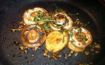 mushrooms sauteed in vinocotto_1