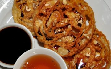 Rosettes_with_warmed_vinocotto_honey_nuts